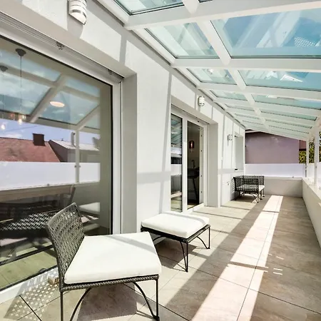 Exquisite 3-bedroom Penthouse With Two Terraces In Appartement *