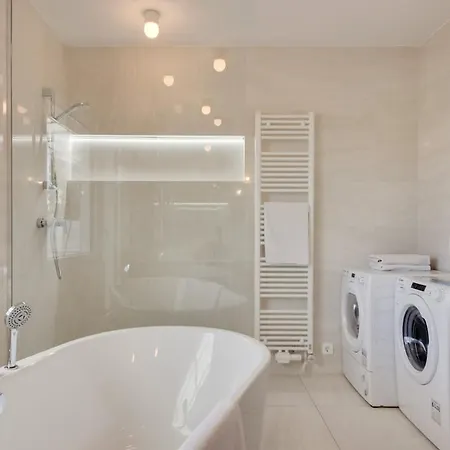 Appartement Exquisite 3-bedroom Penthouse With Two Terraces In