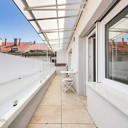Exquisite 3-bedroom Penthouse With Two Terraces In Appartement Maribor